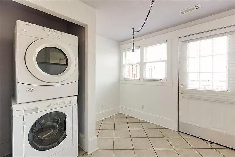 260 Powell St Se - Photo 6 of 11