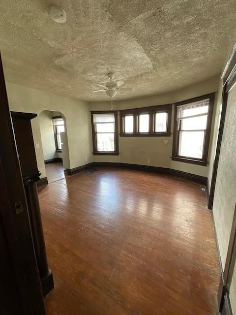 942 Bellevue Pl - Photo 7 of 17