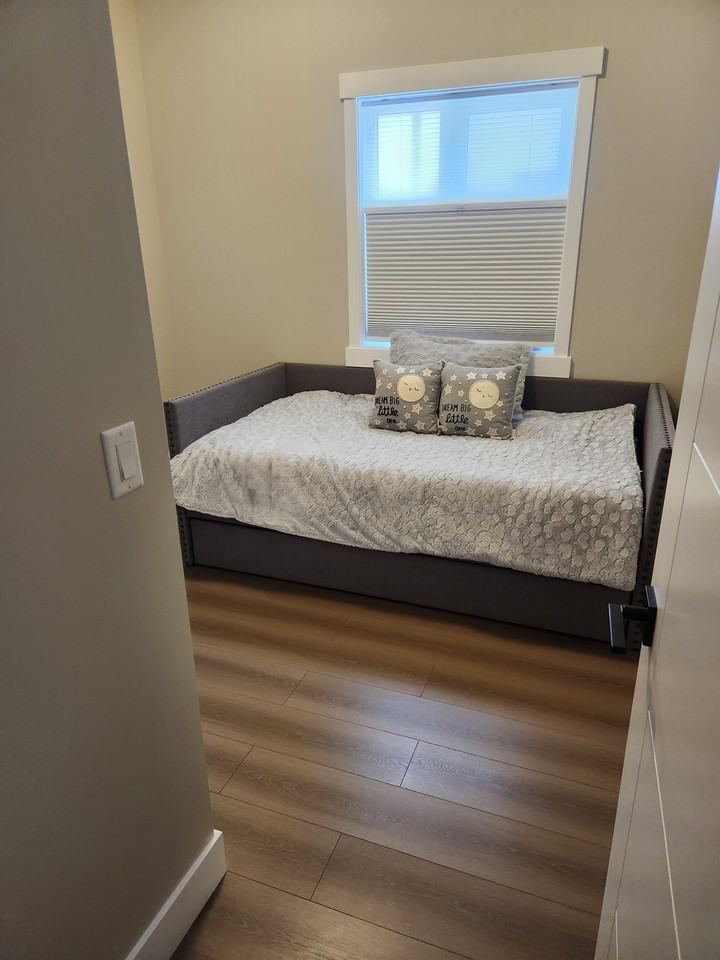 792 Morrison Avenue - Photo 3 of 19