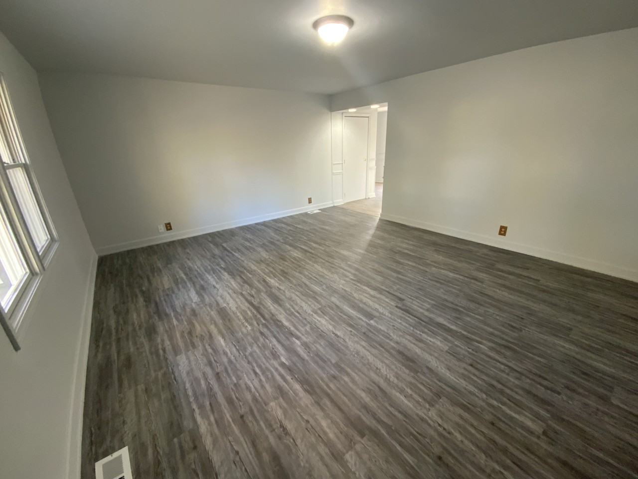 1002 Knollcrest Dr #NA - Photo 2 of 18