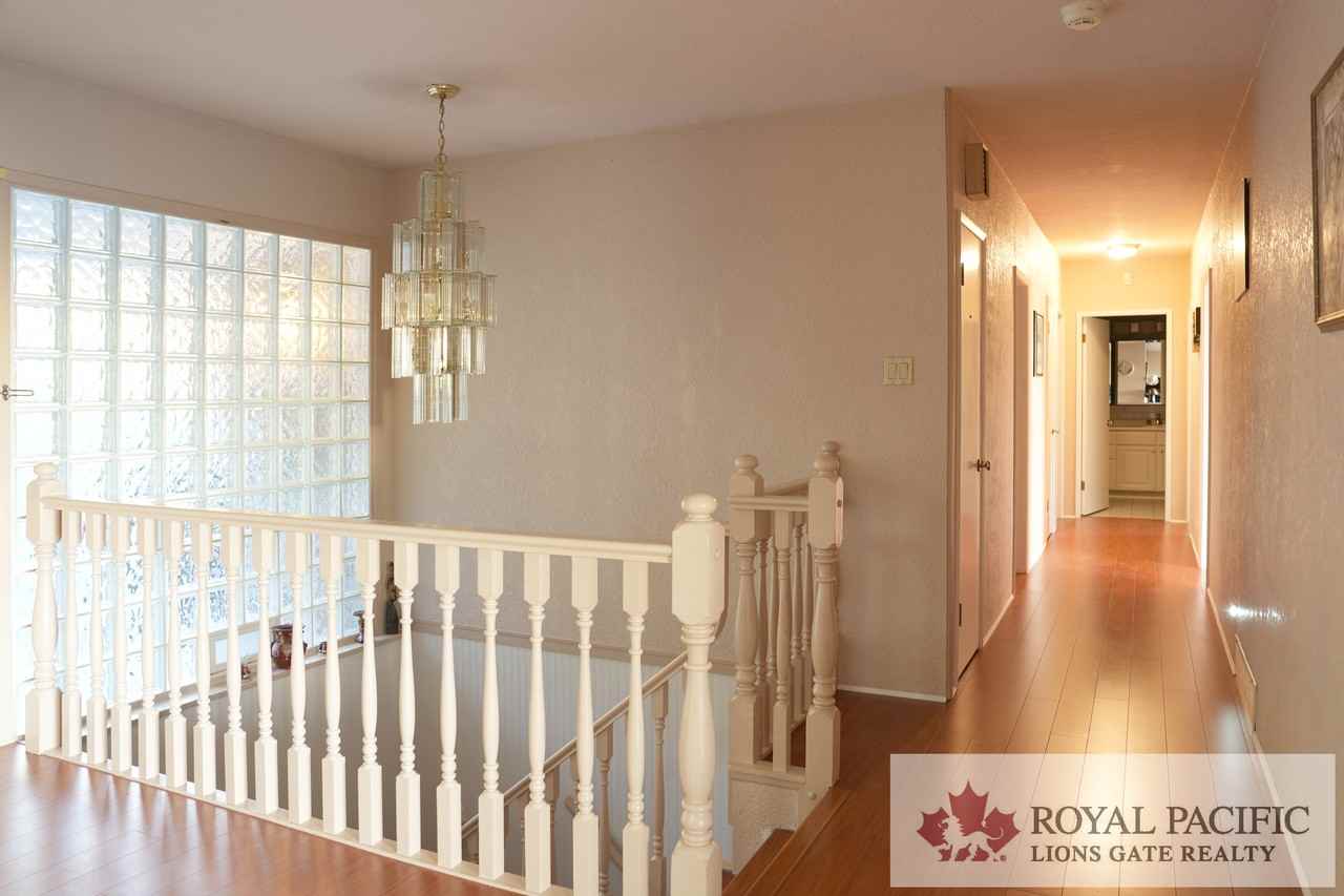 3250 Westmount Road - Photo 3 of 19