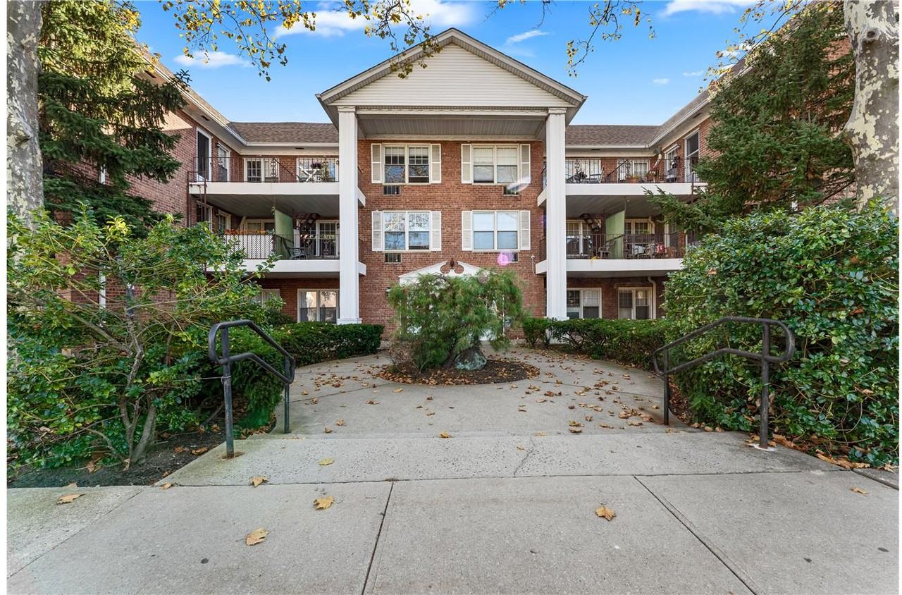 30 Lenox Rd #1A