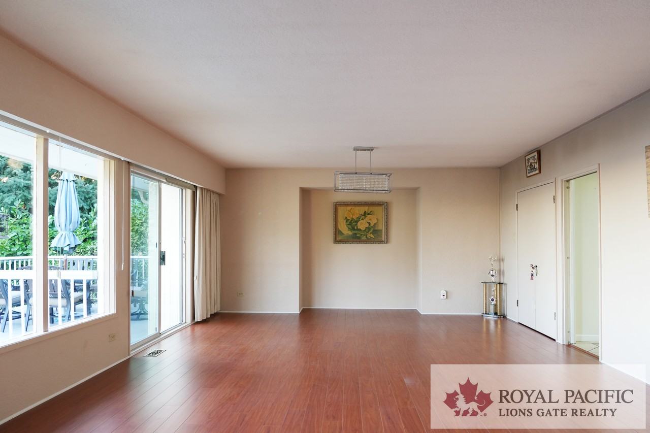3250 Westmount Road - Photo 4 of 19