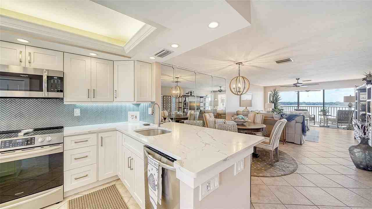 8911 Midnight Pass Rd #514 - Photo 7 of 50