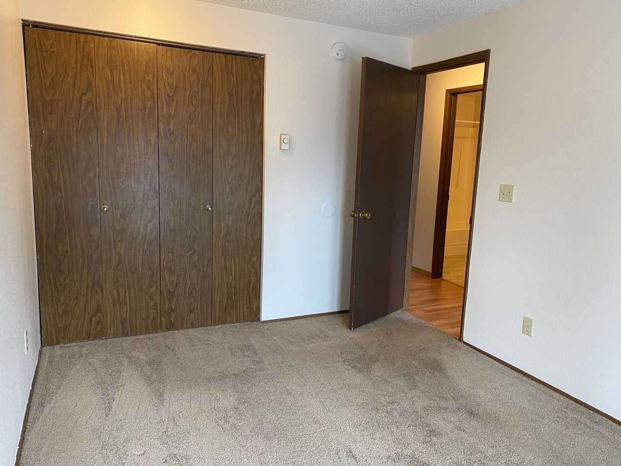 1168 Harris St Se Apt F #1168F - Photo 6 of 14