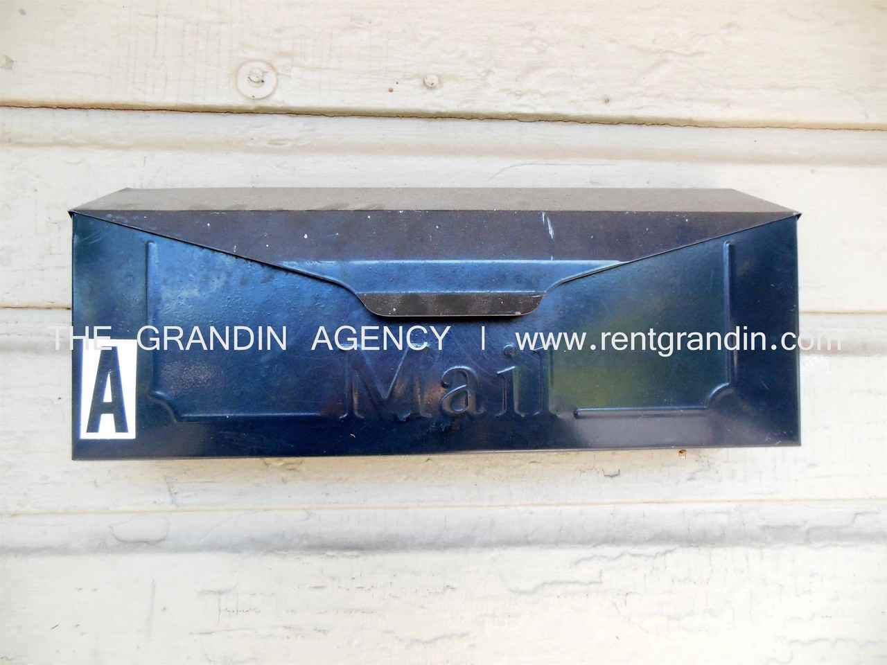 922 12th St Se #A - Photo 2 of 26