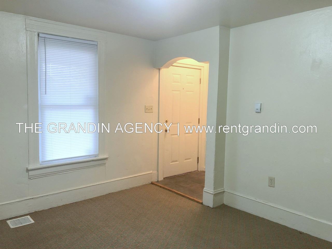 922 12th St Se #A - Photo 3 of 26