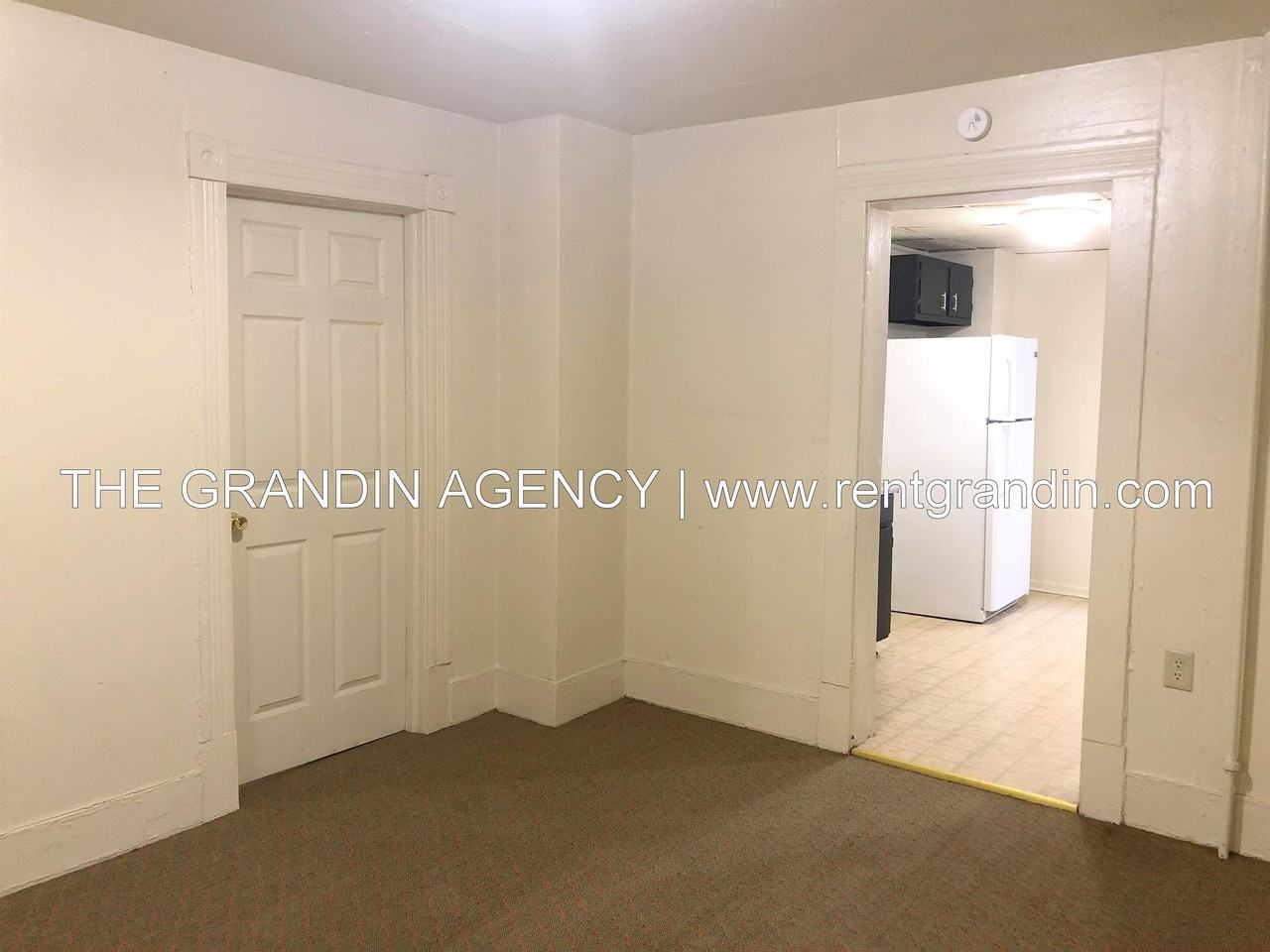 922 12th St Se #A - Photo 7 of 26