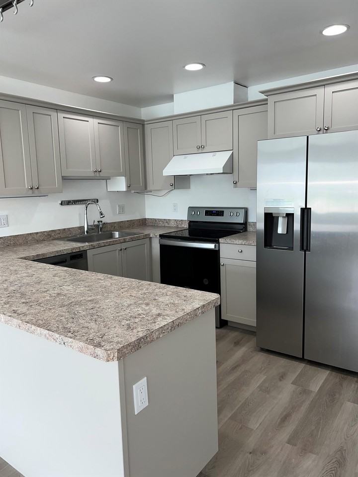 210 Noble St #1 - Photo 4 of 14