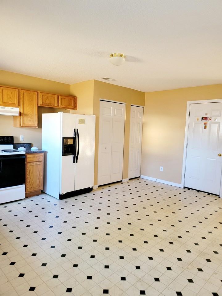7 Sterling Ridge Ct #1 - Photo 6 of 17