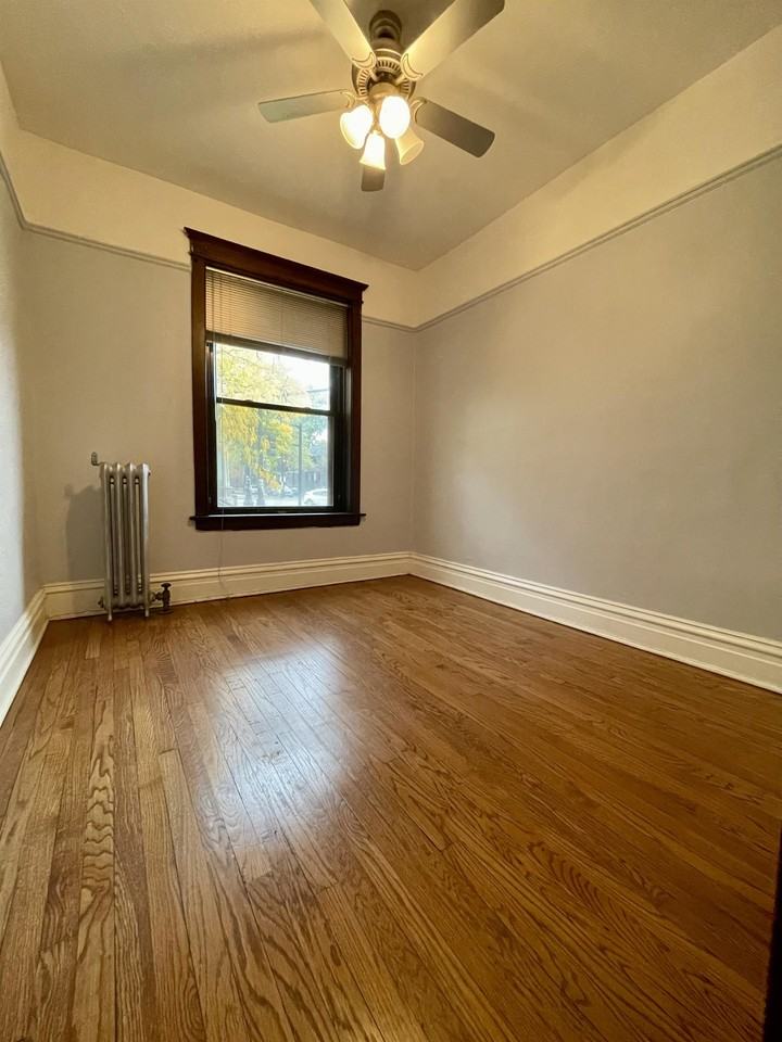 1848 W Grace St - Photo 3 of 11