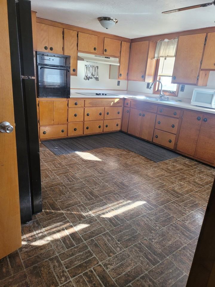 1031 N Clay St #1031 - Photo 3 of 10
