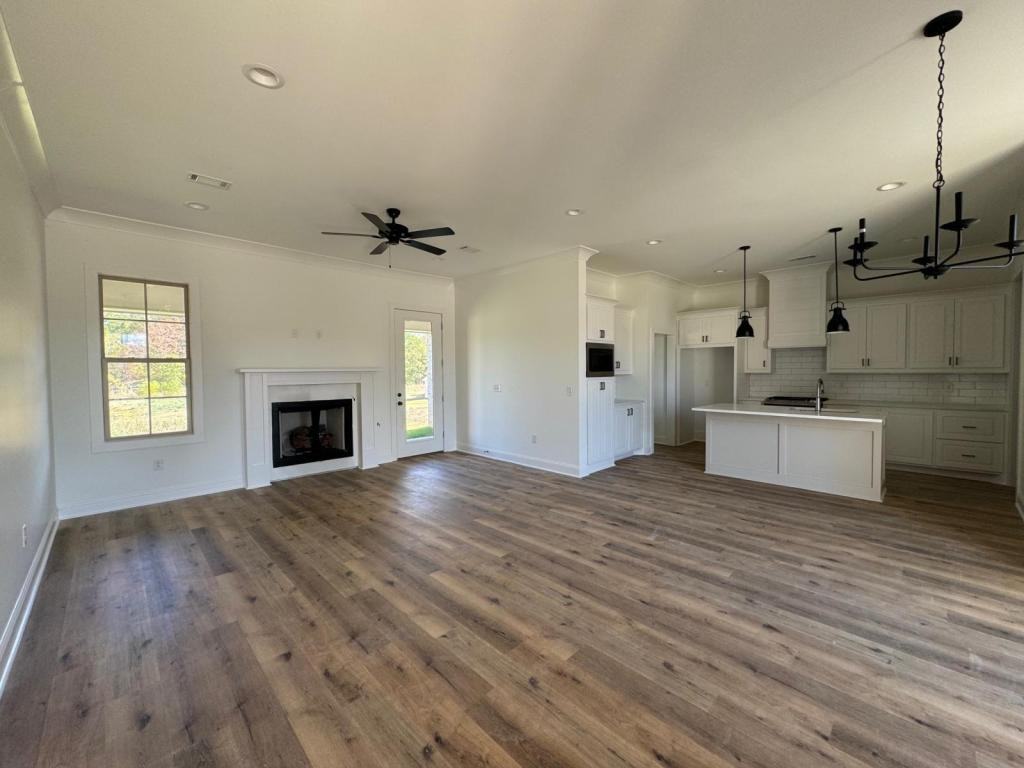 306 Willow Way - Photo 3 of 20