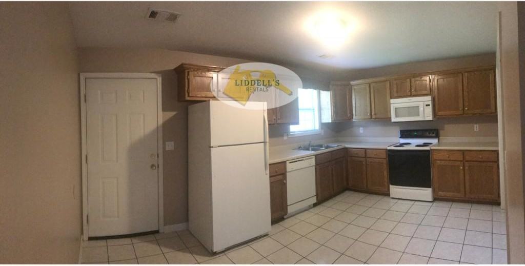 804 Ada St #3 - Photo 3 of 13