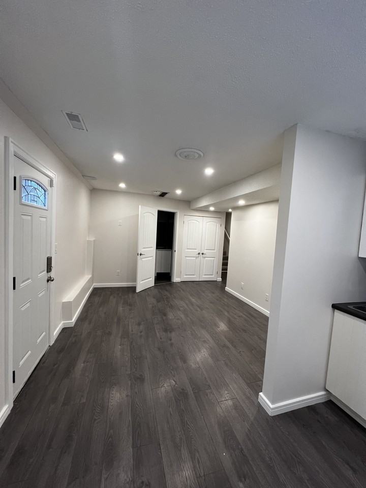 23007 Olund Crescent - Photo 2 of 2