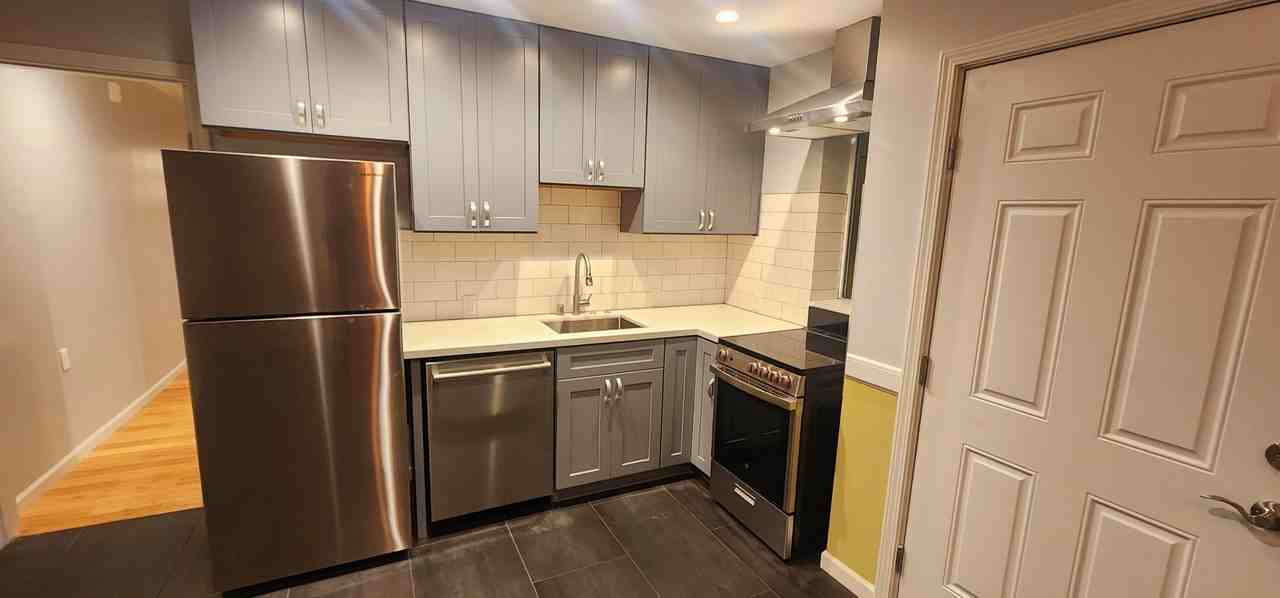 983 Capp St #B - Photo 4 of 9