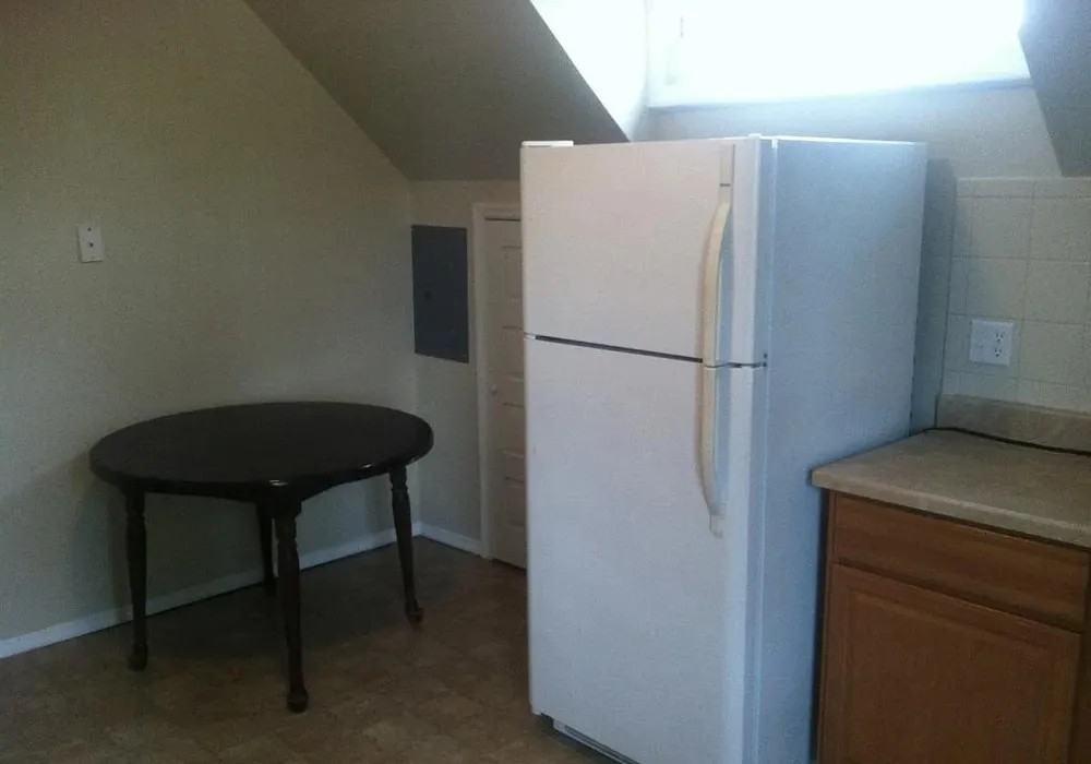 302 S 2nd St #B - Photo 6 of 18