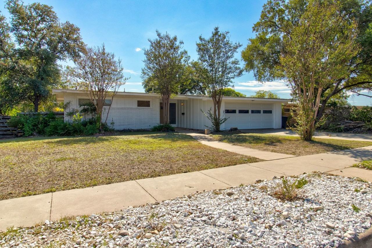 130 Southill Rd - Photo 2 of 16