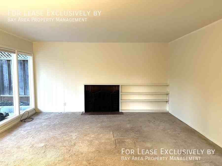 1604 Maryland St - Photo 3 of 11