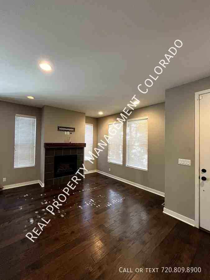 8469 Redpoint Way - Photo 3 of 25