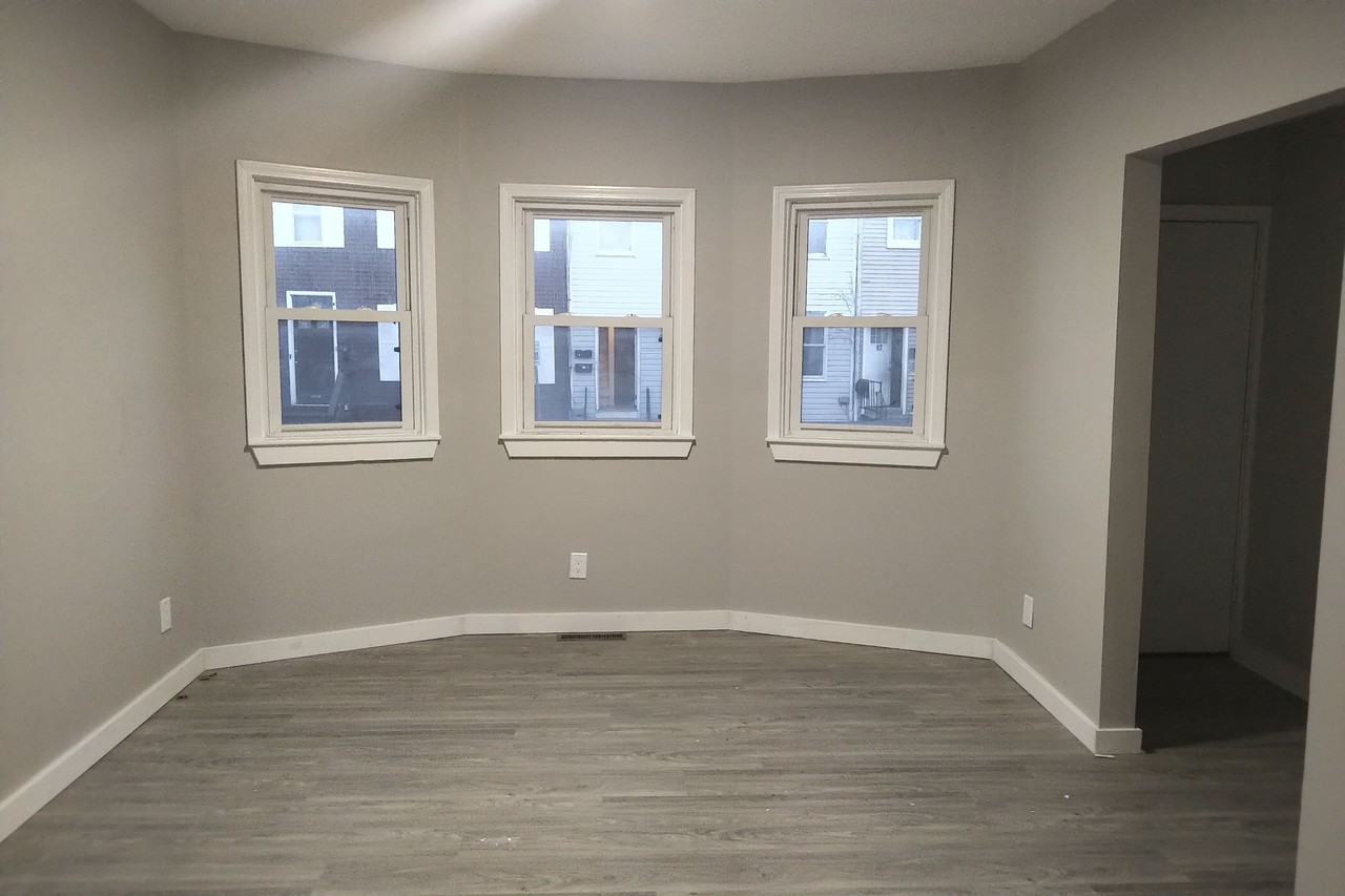 94 West St #1 - Photo 3 of 10