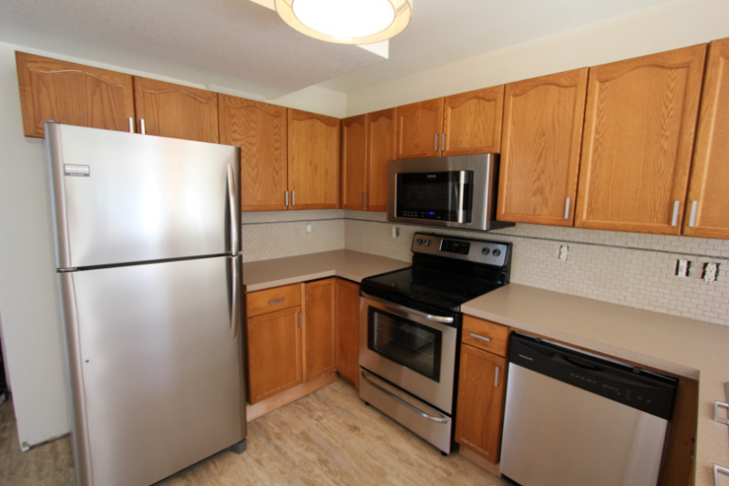 425 Sundance Cir N - Photo 2 of 17