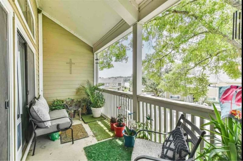 124 April Point Dr S #124 - Photo 4 of 39