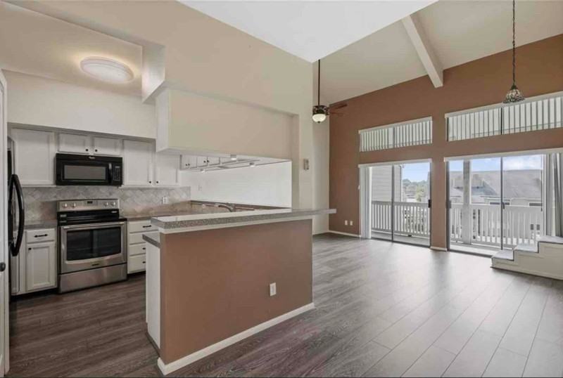 124 April Point Dr S #124 - Photo 7 of 39