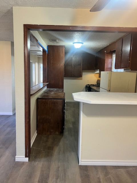 105 E Nobles Ave - Photo 3 of 16