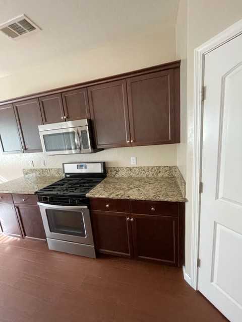 2859 S Oakhurst Ct #1 - Photo 4 of 15