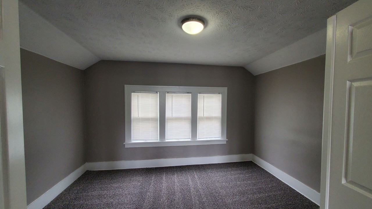 1748 S 3rd St #3 - Photo 3 of 6