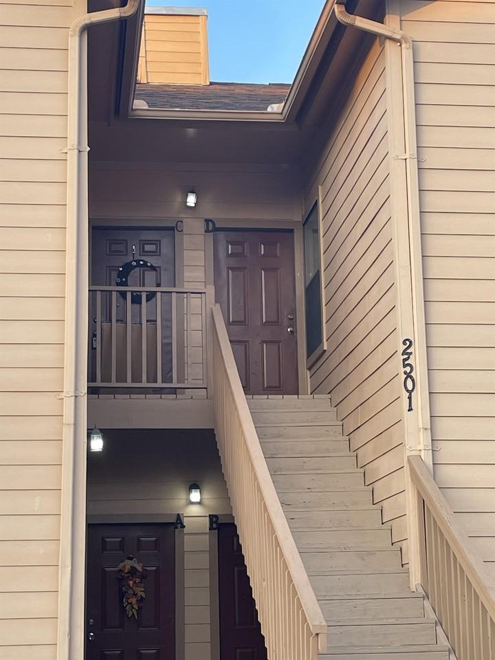 2501 W Slaughter Ln #C - Photo 2 of 4