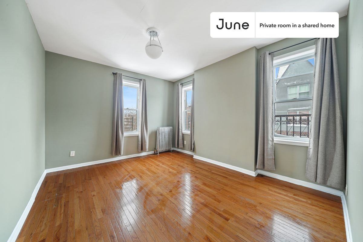 327 E 22nd St #A - Photo 2 of 18