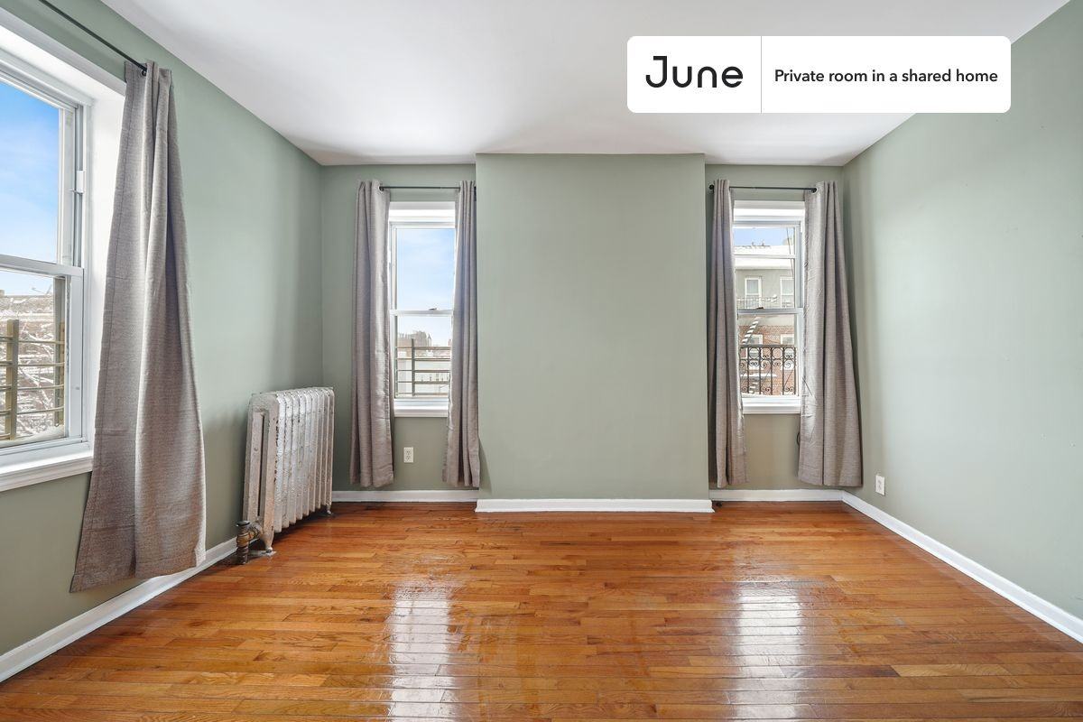 327 E 22nd St #A - Photo 5 of 18