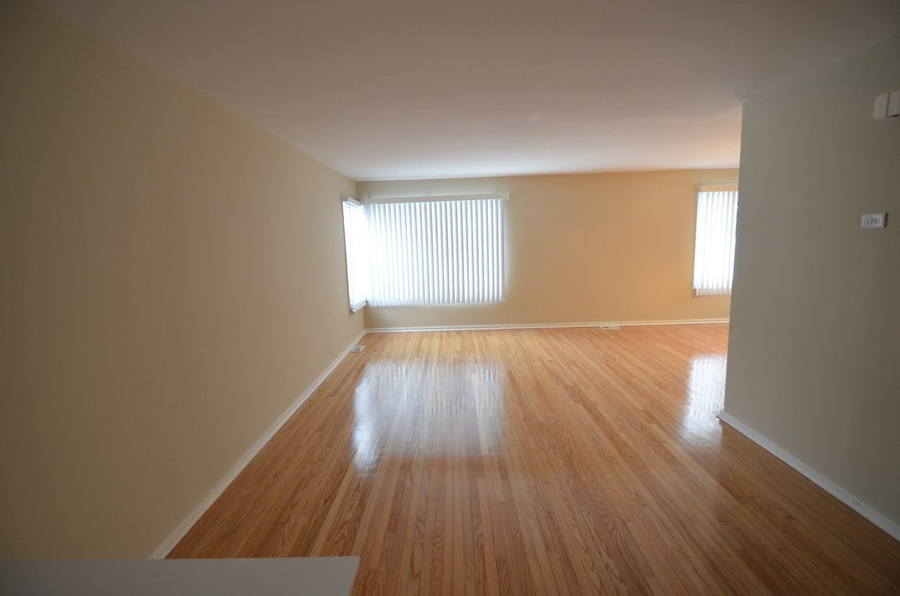 15951 Vera Ct - Photo 2 of 8