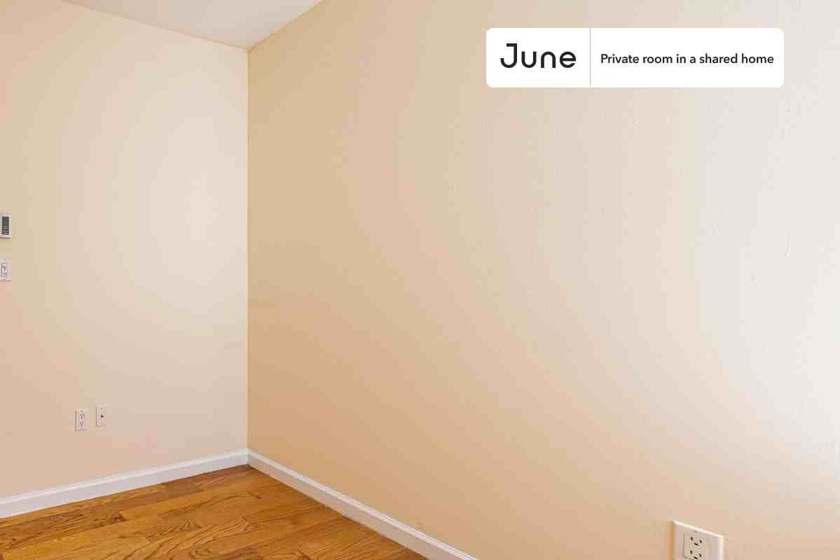 342 Manhattan Ave #C - Photo 5 of 17