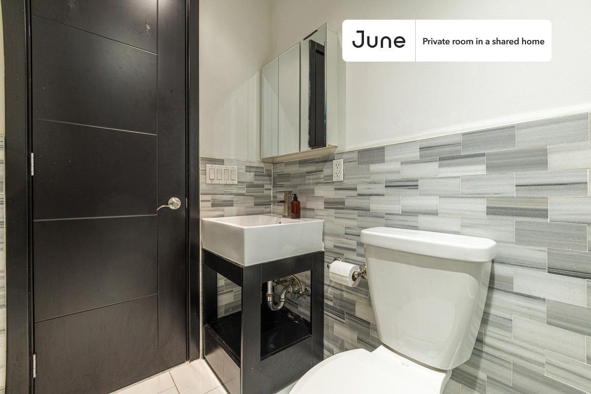 342 Manhattan Ave #C - Photo 7 of 17