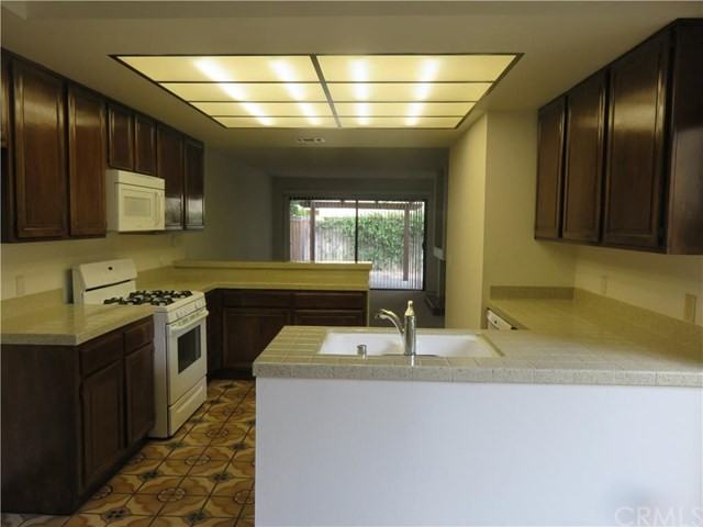 1421 Rust Ct - Photo 3 of 9