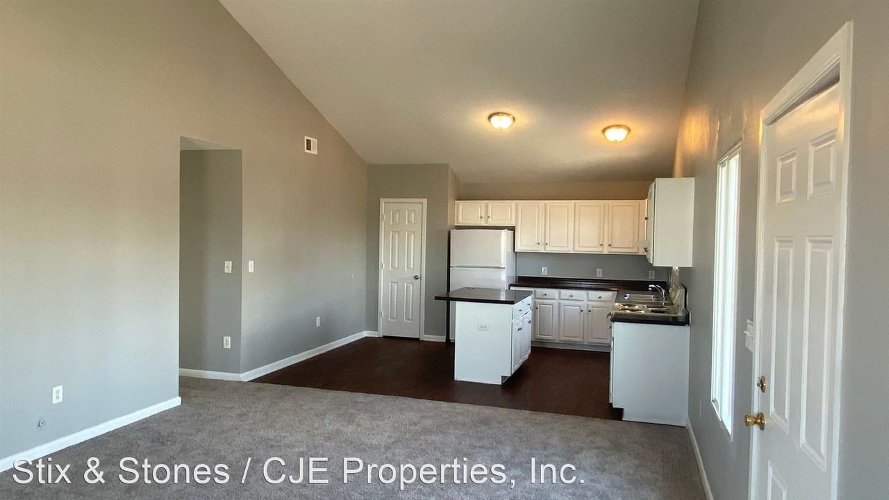 4692 York St. - Photo 3 of 16