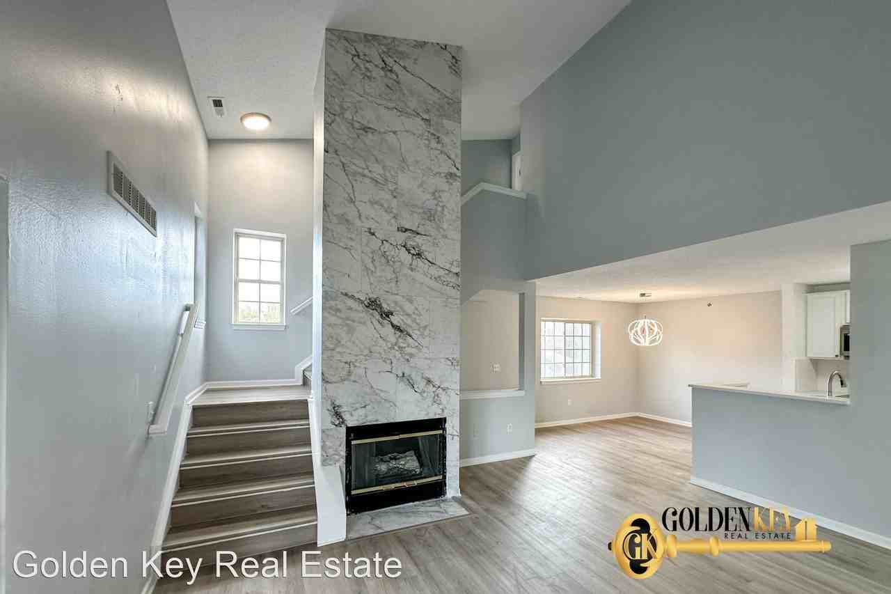 11201 Pinehurst Ln - Photo 2 of 32