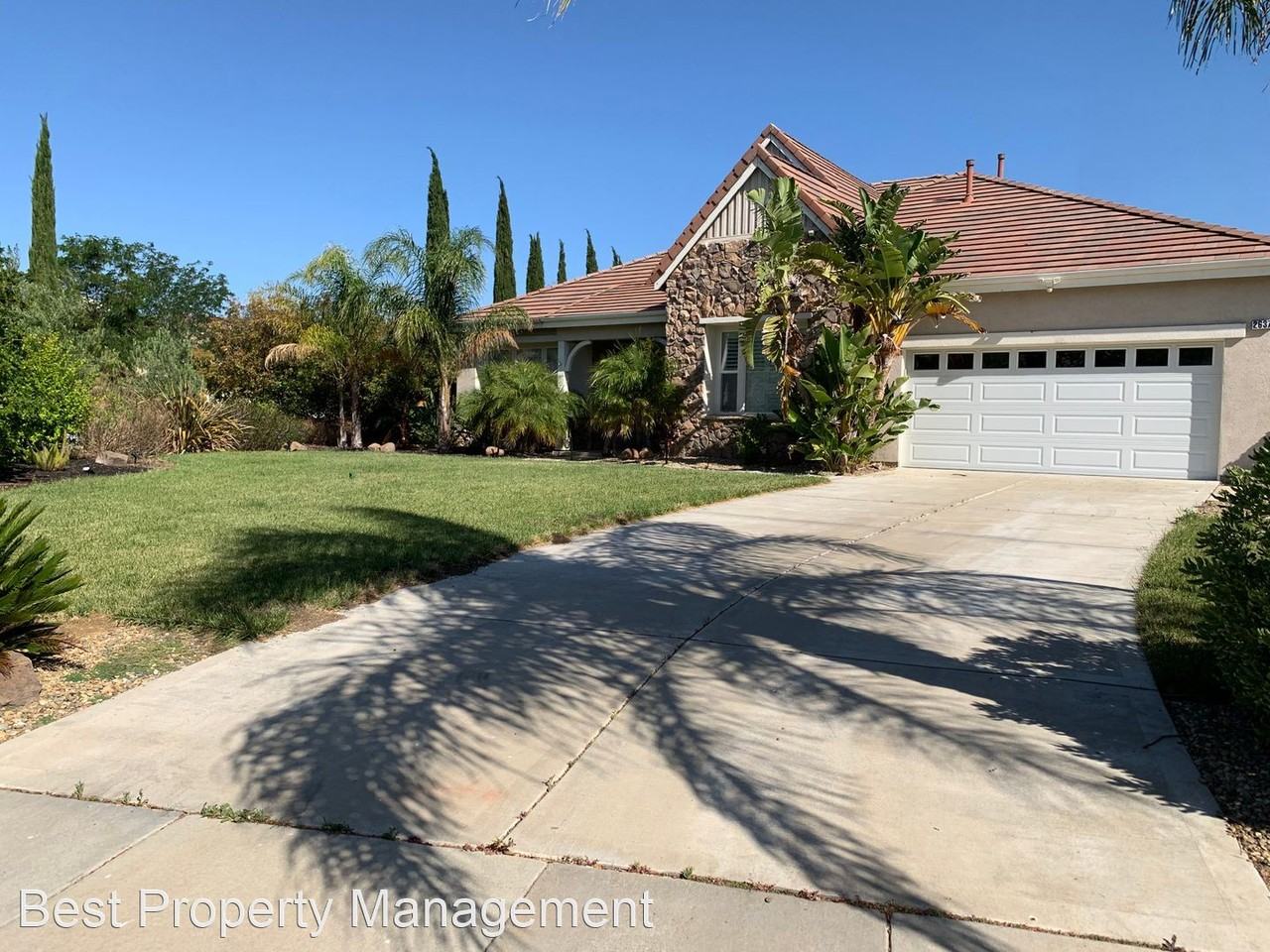 2637 Presidio Dr - Photo 2 of 28