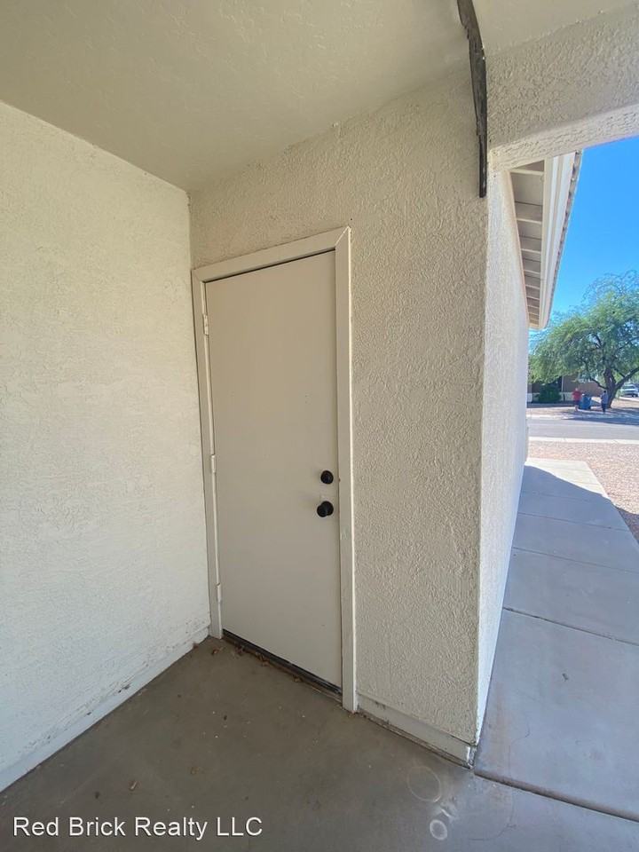 1892 W Renaissance Ave - Photo 3 of 20