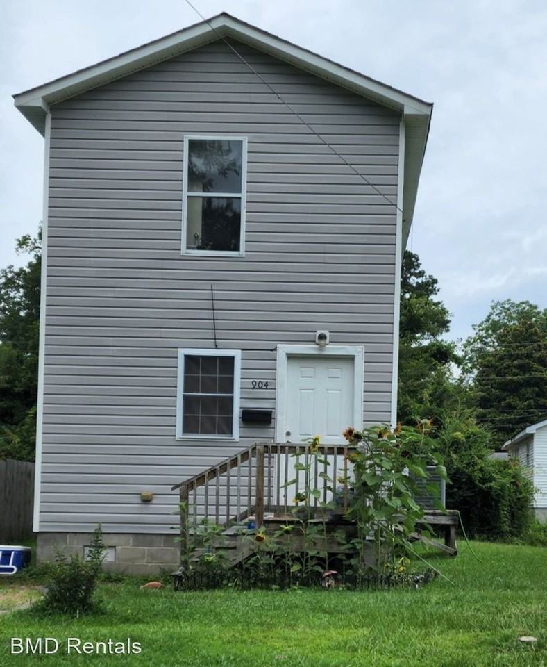 904 Cale St - Photo 2 of 11