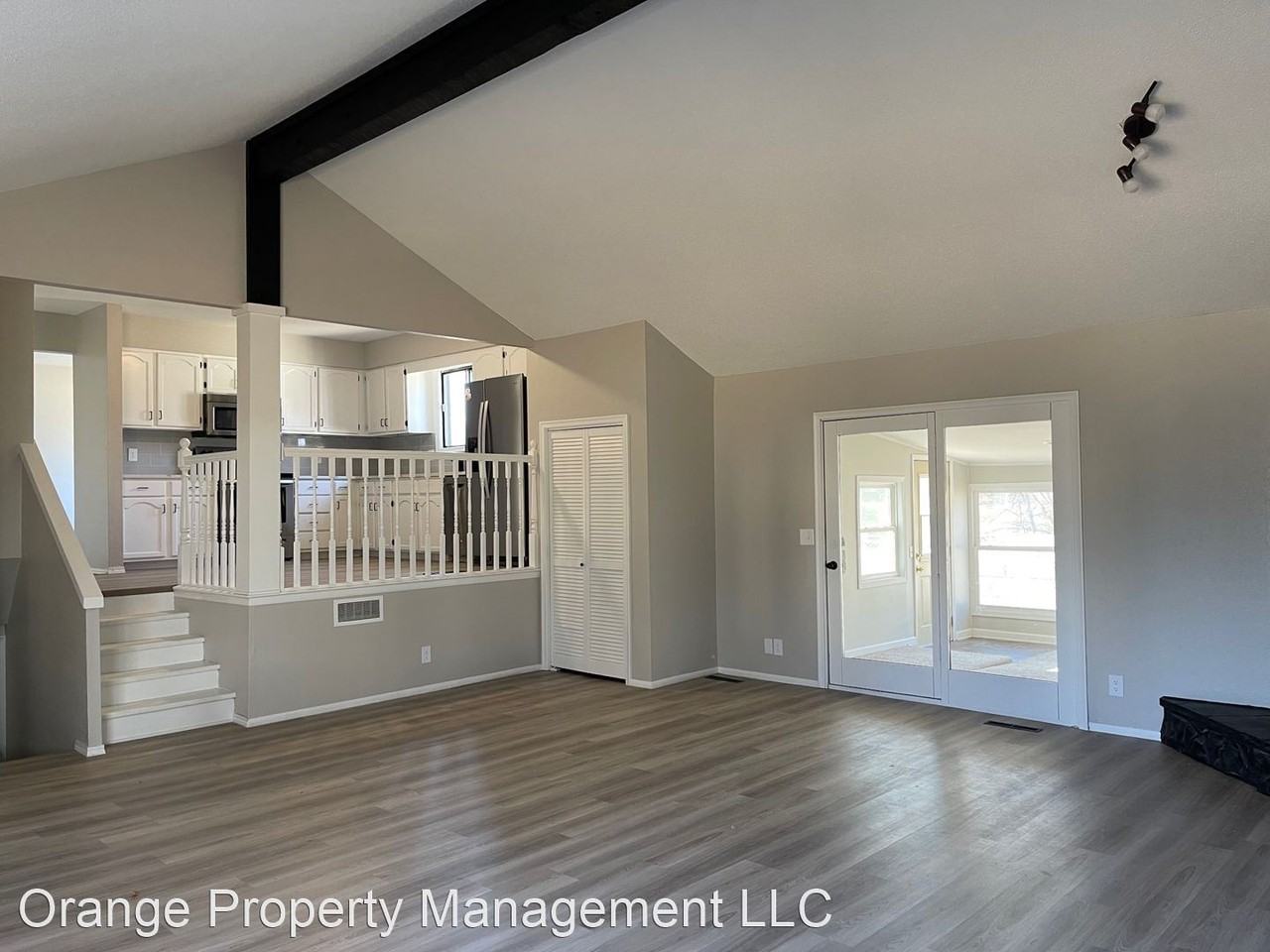 1446 S 167th Ave - Photo 3 of 32