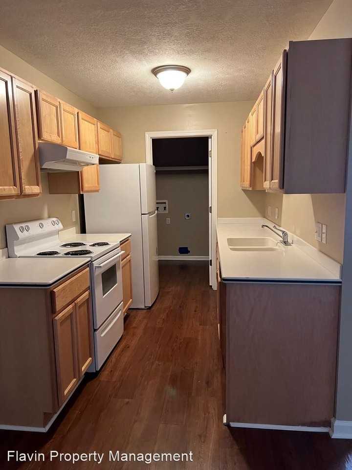 1720 Fox Run - Photo 3 of 11