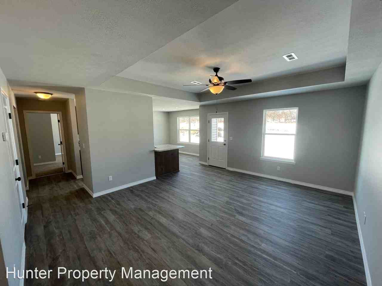 502 Mark St - Photo 3 of 16