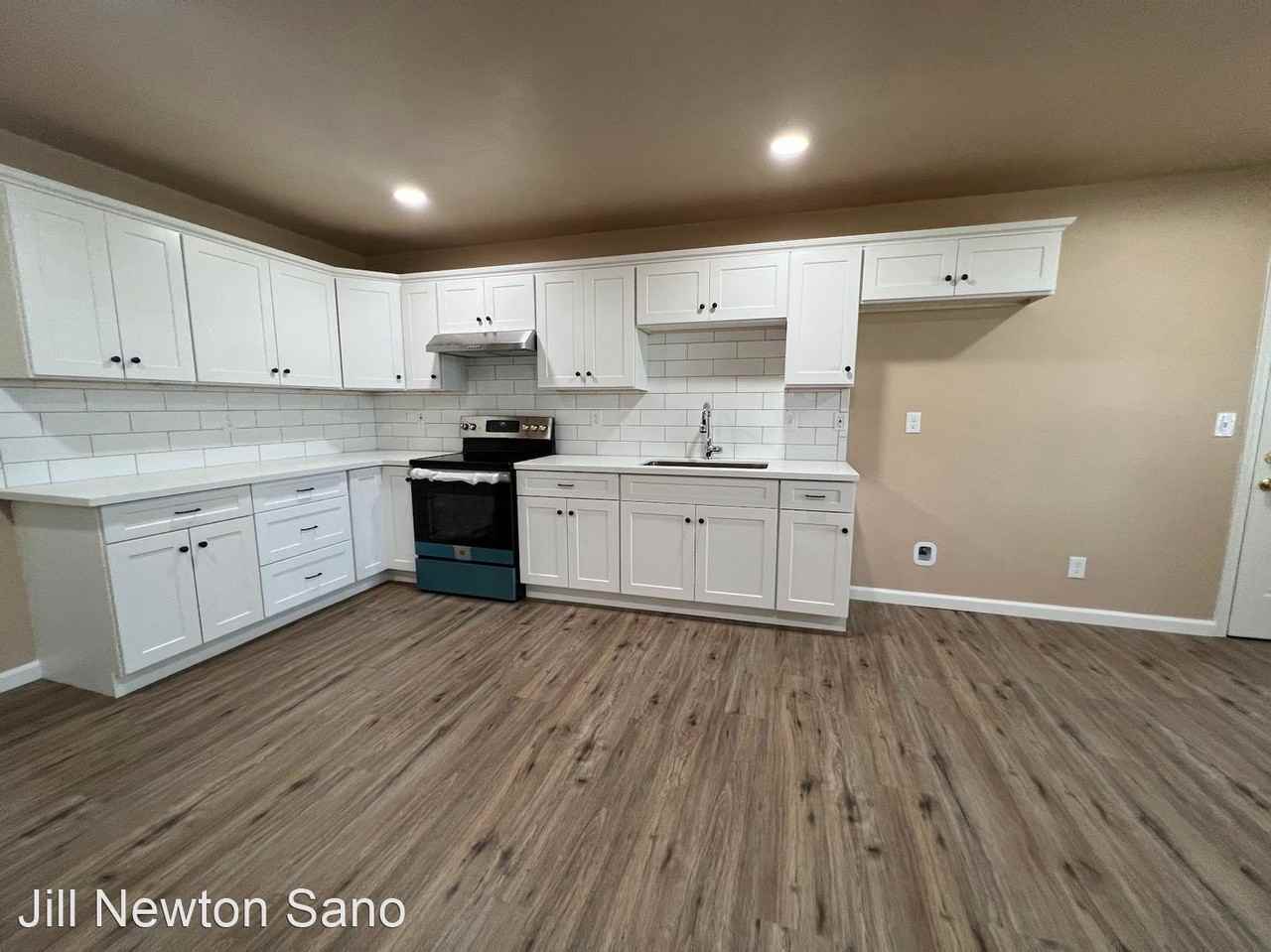 16418 E Floral Ave - Photo 3 of 10