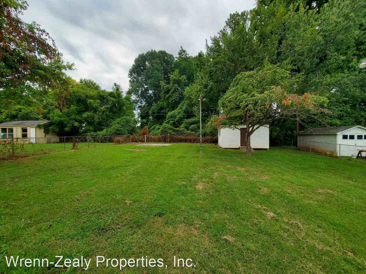 1318 20th St - Photo 2 of 12