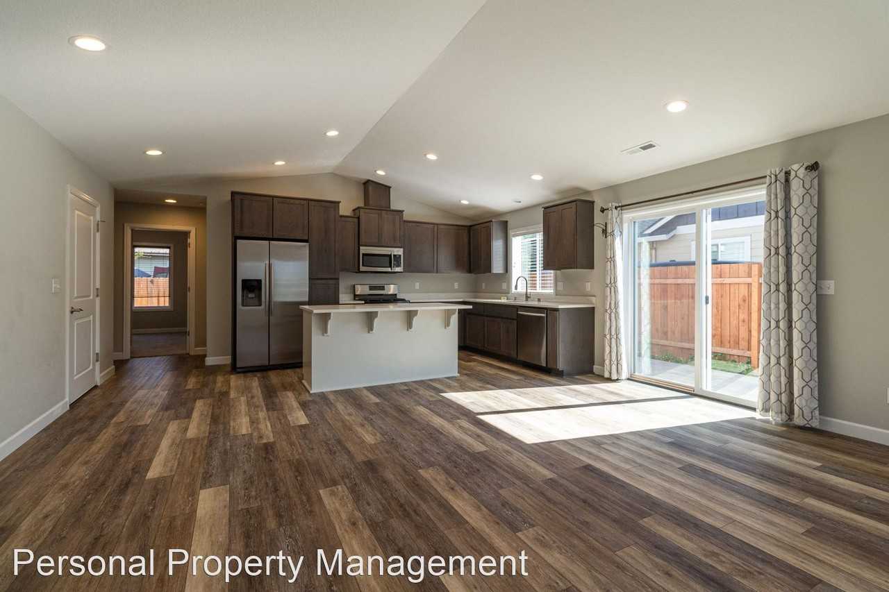 9607 Ne 25th Ave - Photo 2 of 16