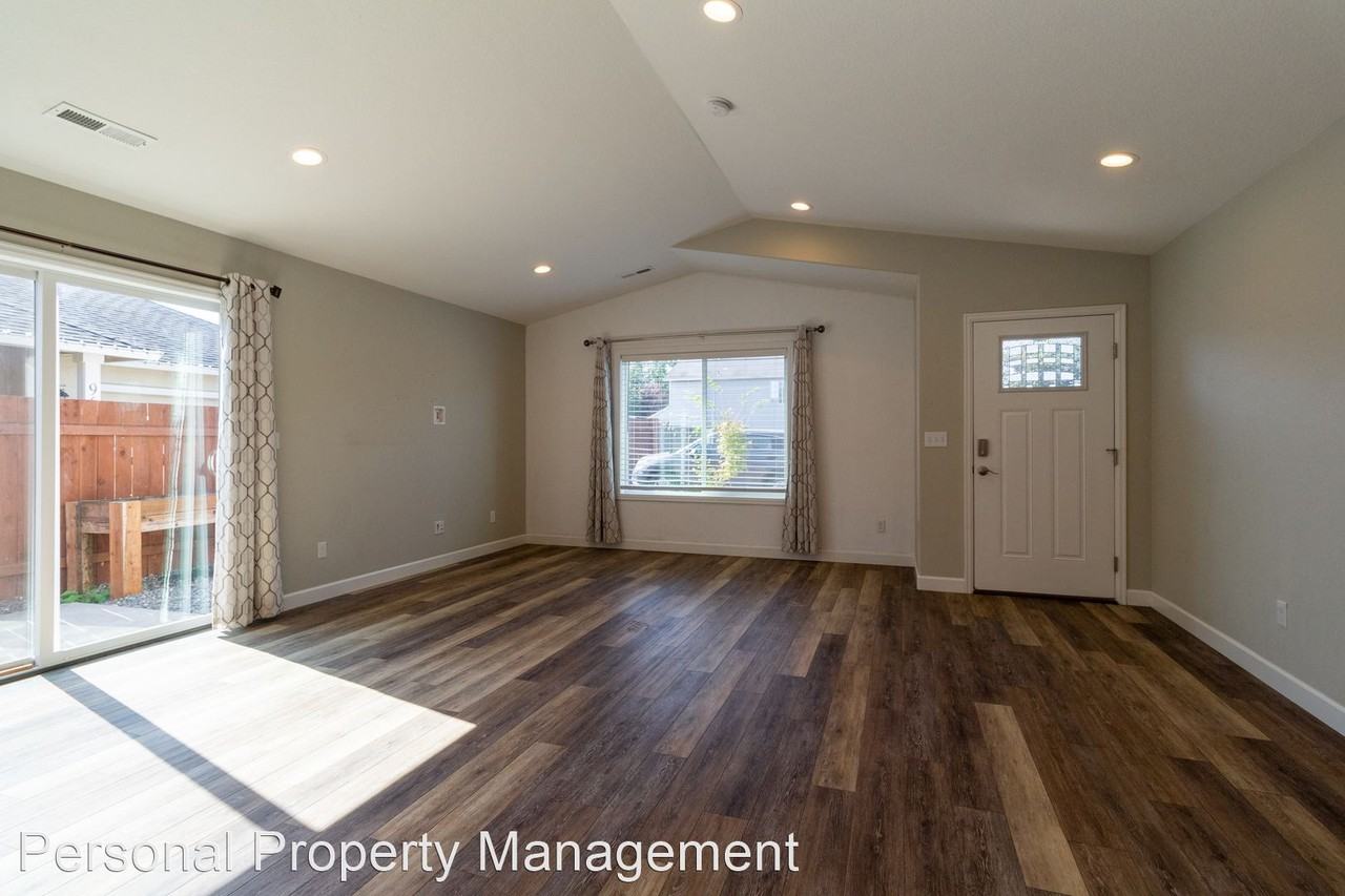 9607 Ne 25th Ave - Photo 3 of 16